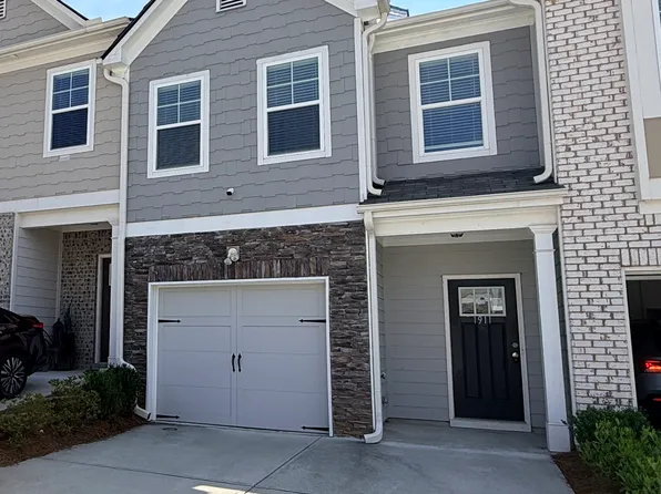1911 Plainsboro Dr, Lithonia, GA 30058