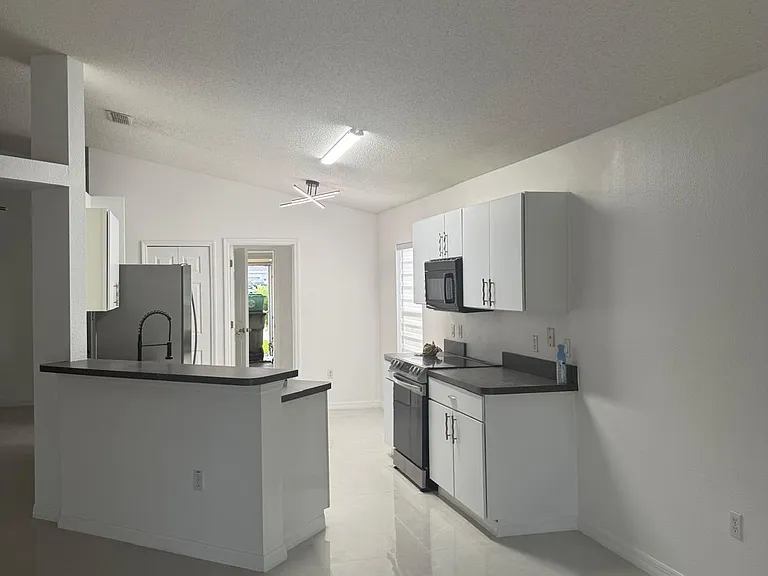 304 Dahoon Holly Dr — Photo 8