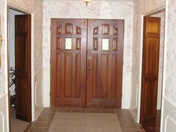4th image of 114 N Inglewood Dr