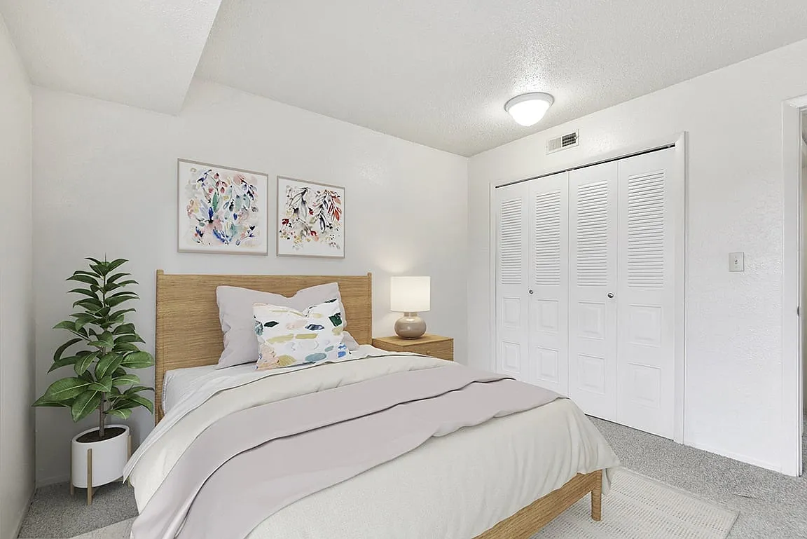 Granada Apartments — Photo 4