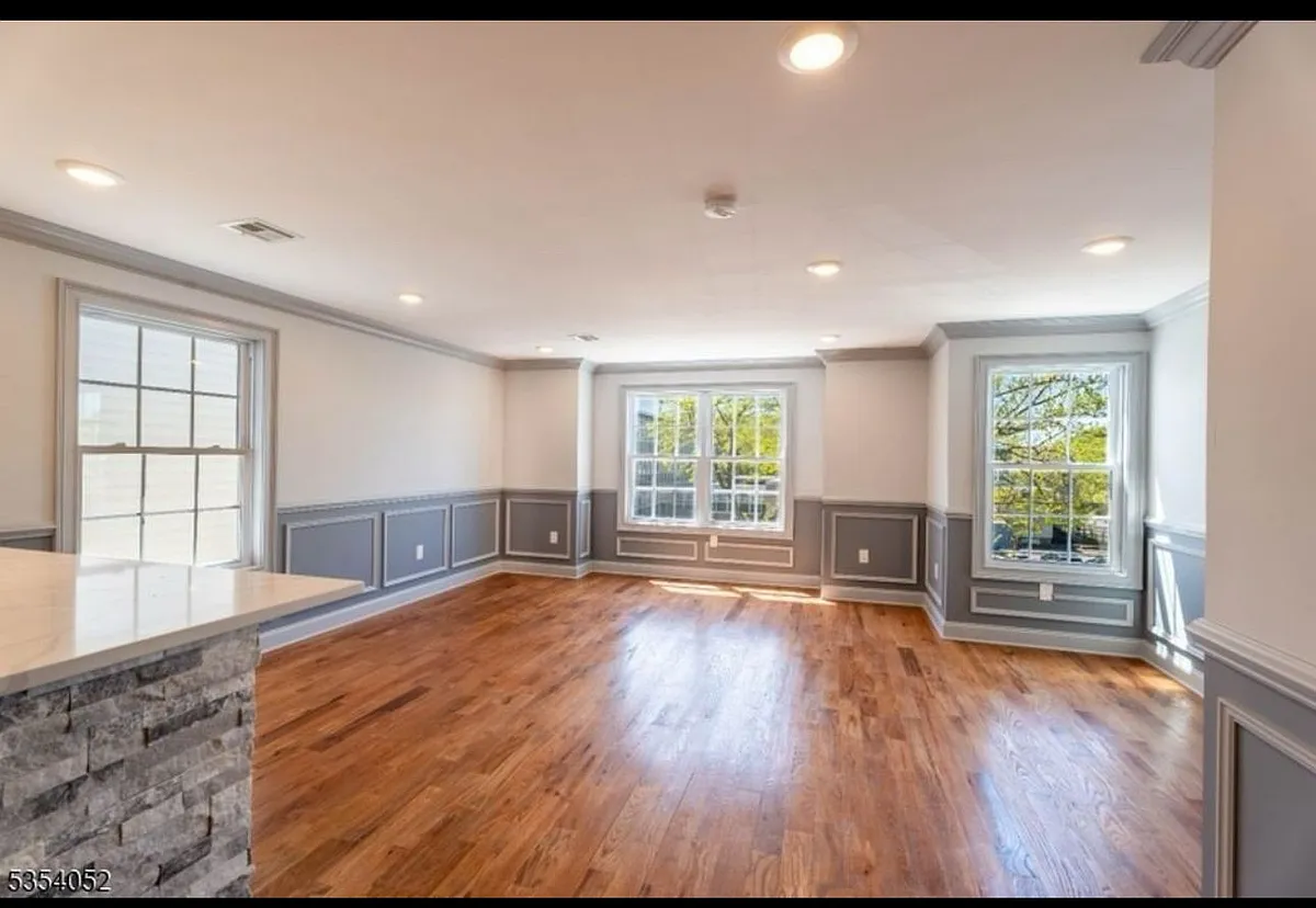 Building Photo - 90 Seaview Ave #2
