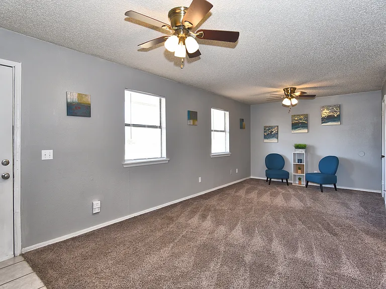Berwick Apartments — Photo 17