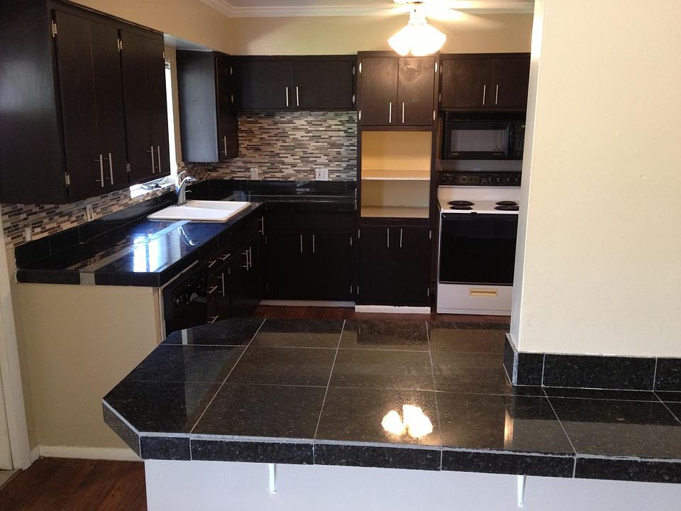 1st image of 520 S Ernie Pl