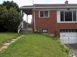 1805 Greentree Rd, Pittsburgh, PA 15220