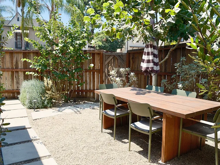 261 S Avenue 52 — Photo 22