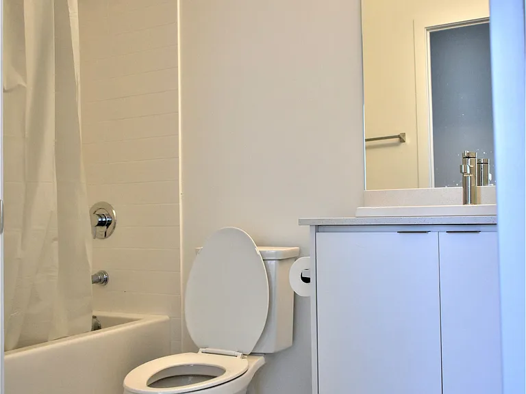 55 Duke St W #411 — Photo 11