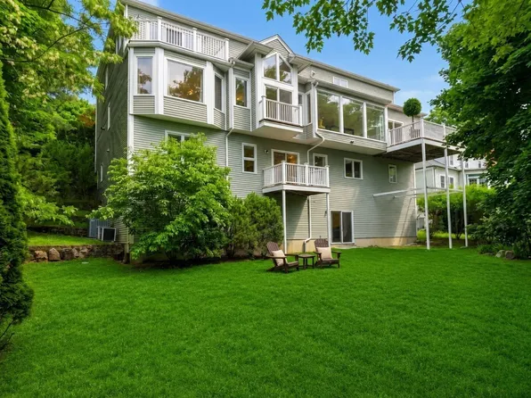 75 Huntington Rd, Newton, MA 02458