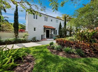 1050 Bay Point Pl, Sarasota, FL 34236