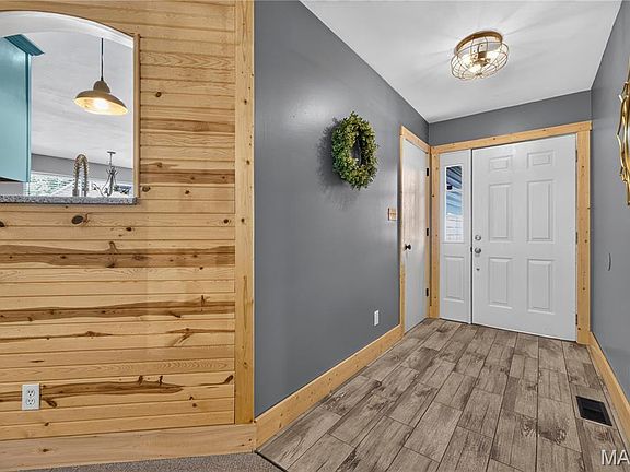 5th image of 411 Bridle Ridge Ct