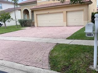 1423 NE 40th Rd, Homestead, FL 33033