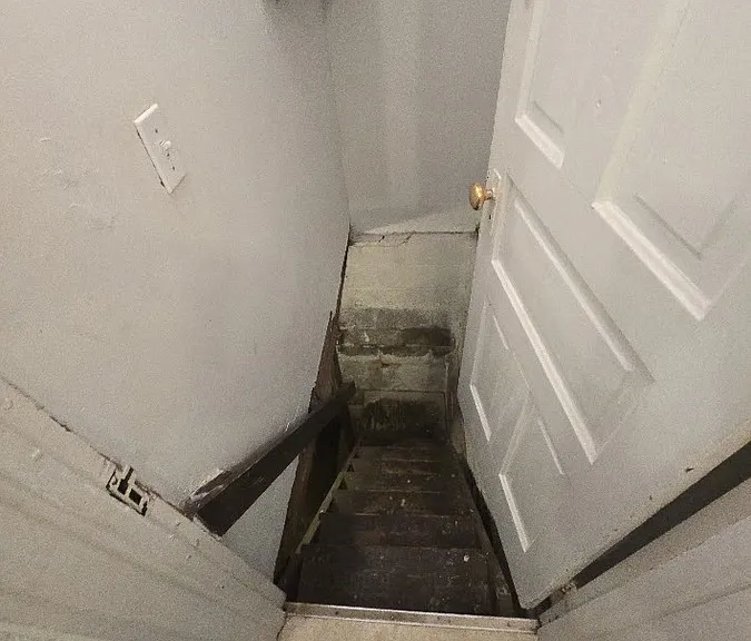 110 E Summit St — Photo 24