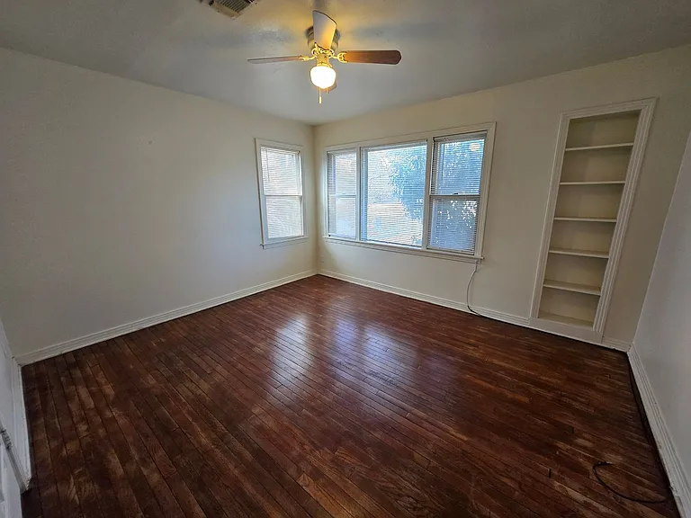 1012 Crescent Dr — Photo 5