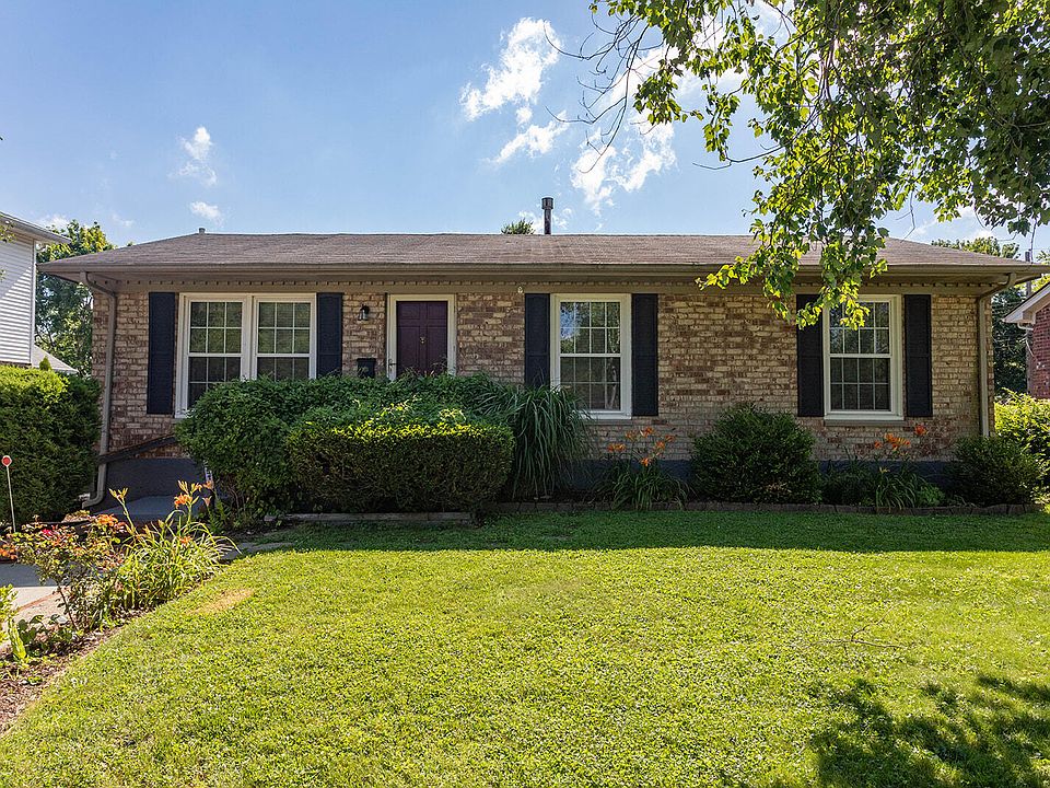 1st image of 3516 Camelot Dr