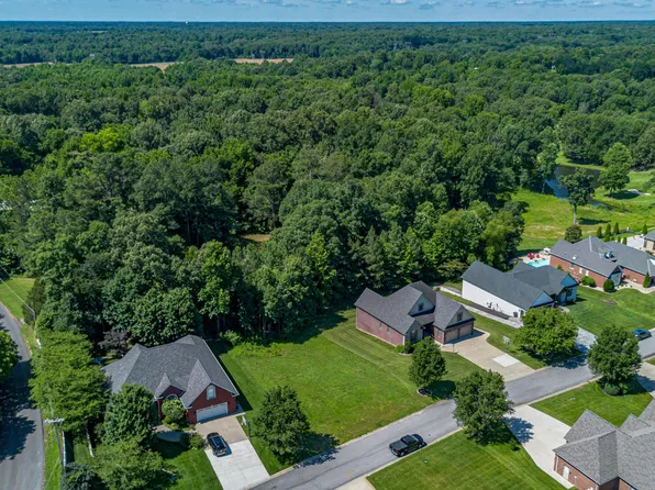 255 Forest Ridge Cv, Paducah, KY 42003