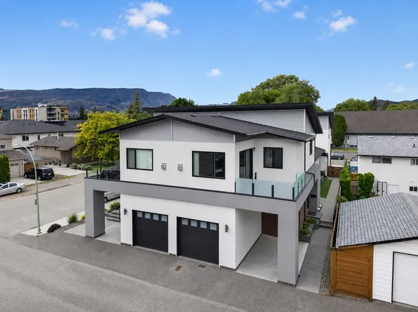 2763 Curts St, Kelowna, BC V1Y 2T8