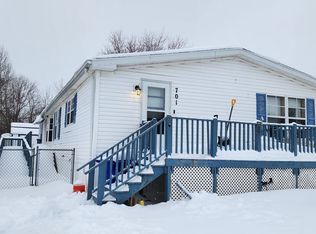 701 Gardenwood Dr, Lockport, NY 14094