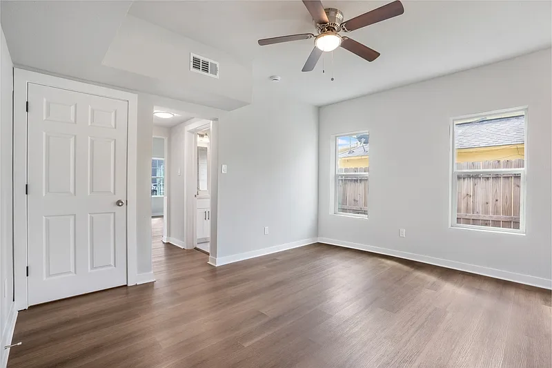 1 bed, 1.0 bath, 700 sqft, $1,195 — Photo 3
