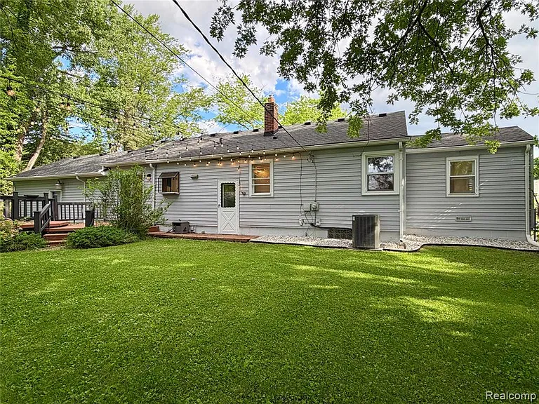306 Michelson Rd — Photo 27