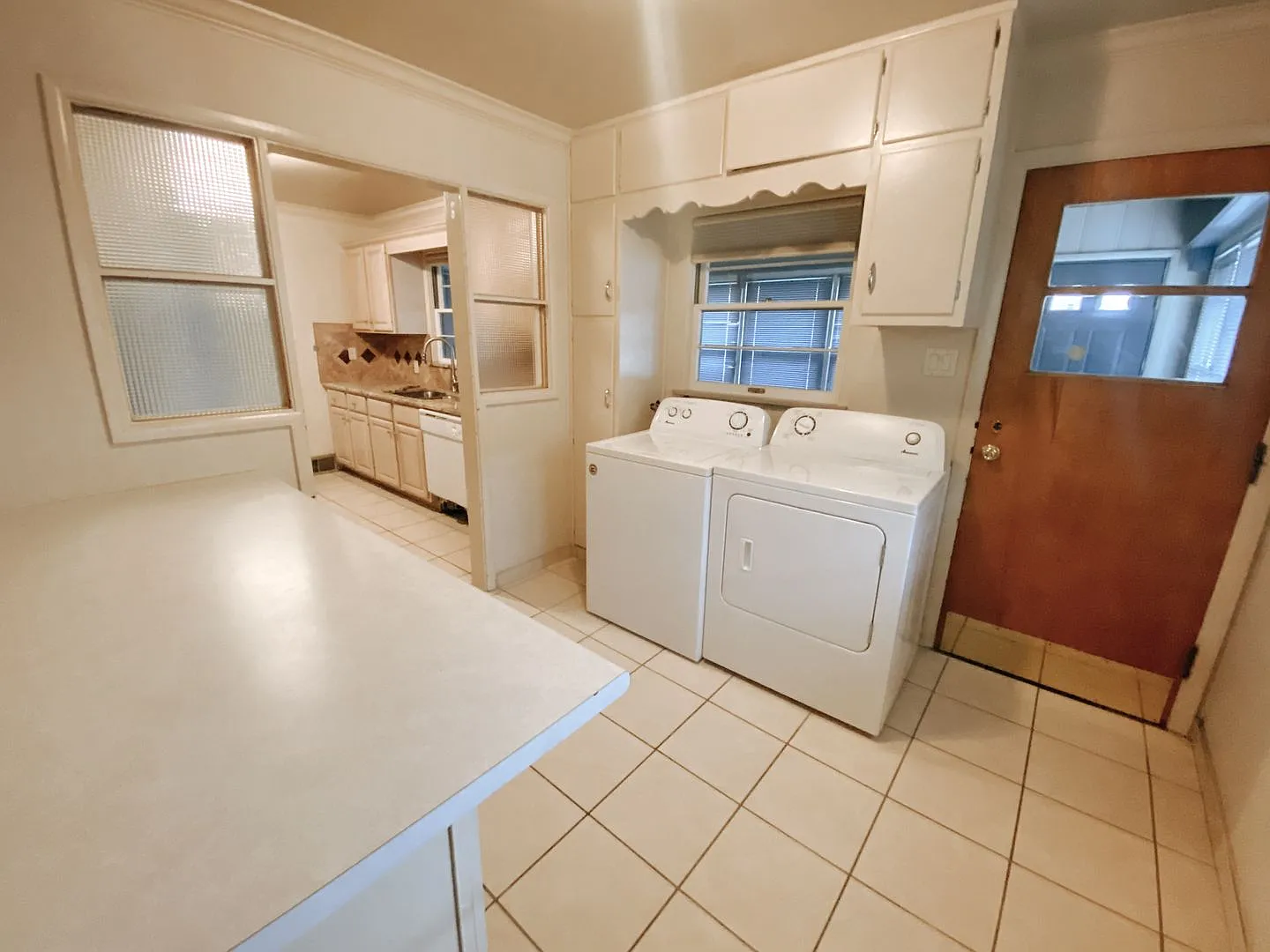 Beautiful 3 bedroom/2.5 bathroom home with a 2 car garage in West Lafayette, IN! — Photo 4