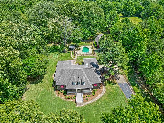 3rd image of 4250 Oak Rd