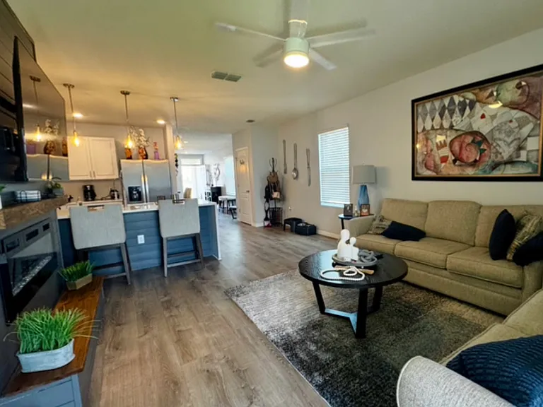 1567 Barberry Dr — Photo 8