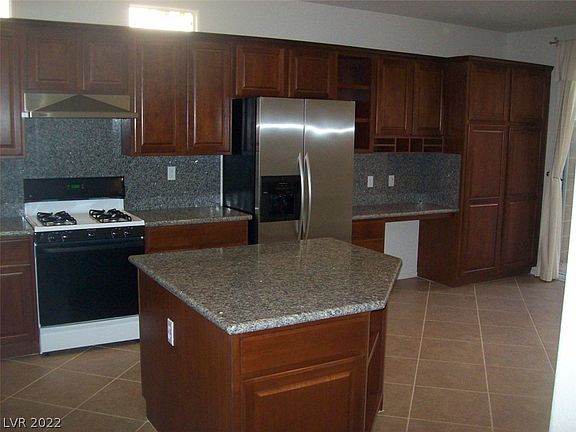 4th image of 2214 Cast Pebble Dr