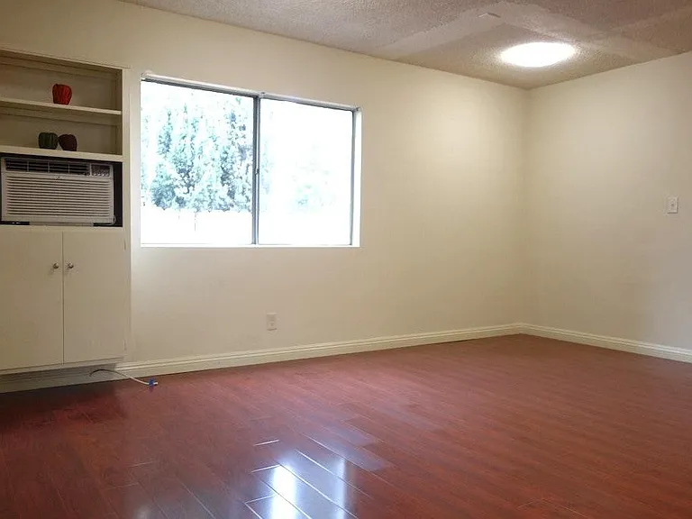 4375 York Blvd #221 — Photo 8