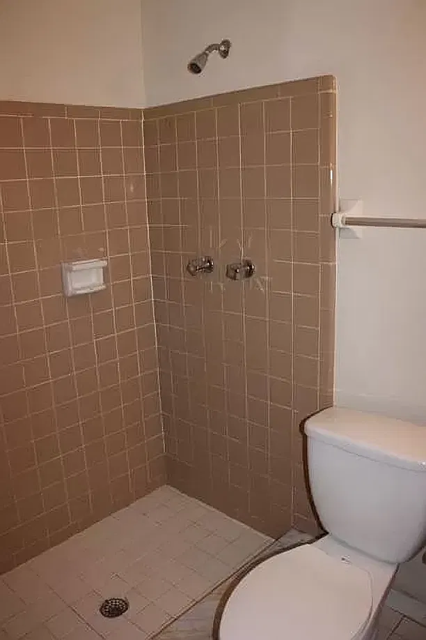 2460 Justin Road East - 1 — Photo 4