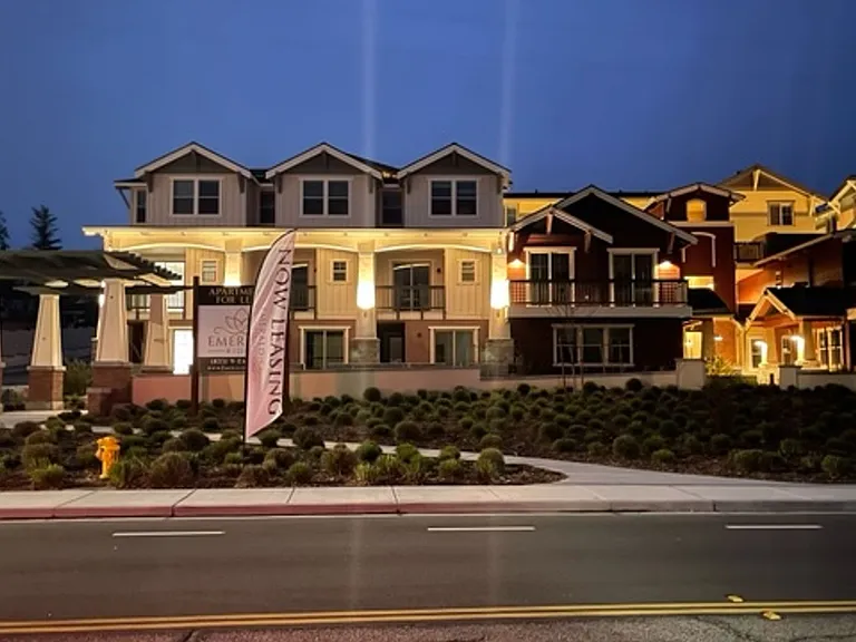 Emerald Ridge Apartments — Photo 43
