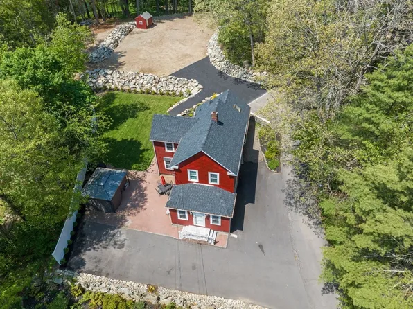 27 Cross St, Medfield, MA 02052