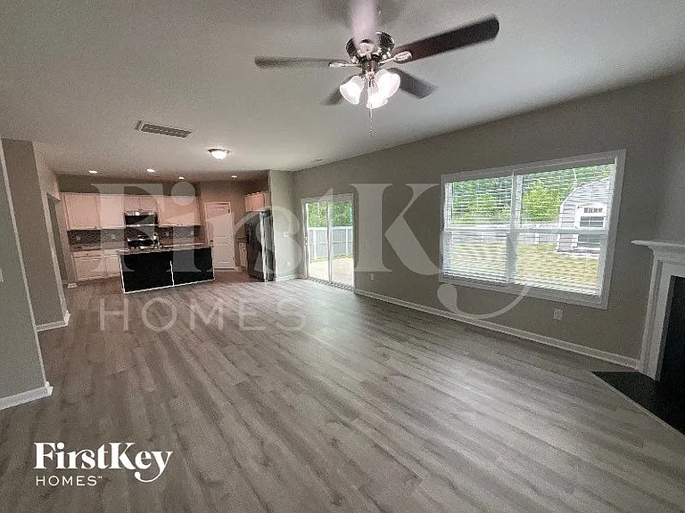 102 Sherrill Place Ln — Photo 3
