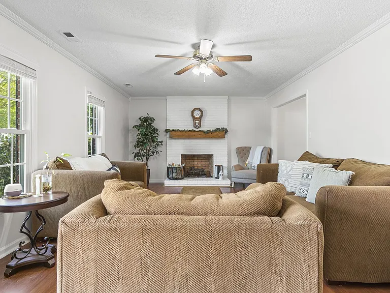 118 Archdale Dr — Photo 6