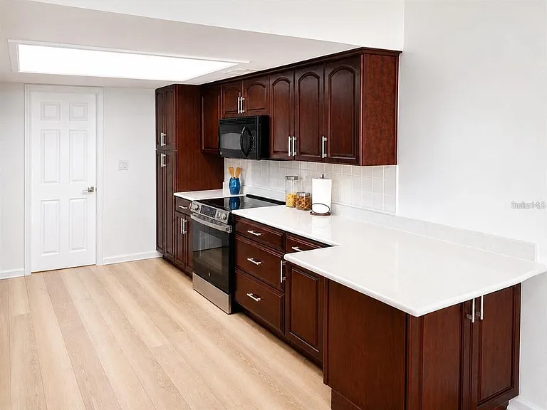 8424 Stillbrook Ave — Photo 9