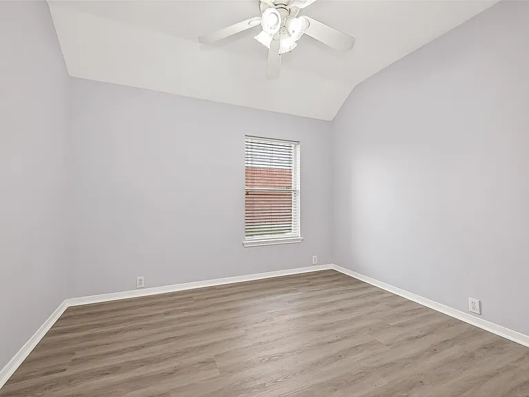 3135 Silver Cedar Trl — Photo 29