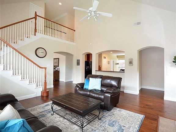 3rd image of 2561 Pinnacle Point Dr