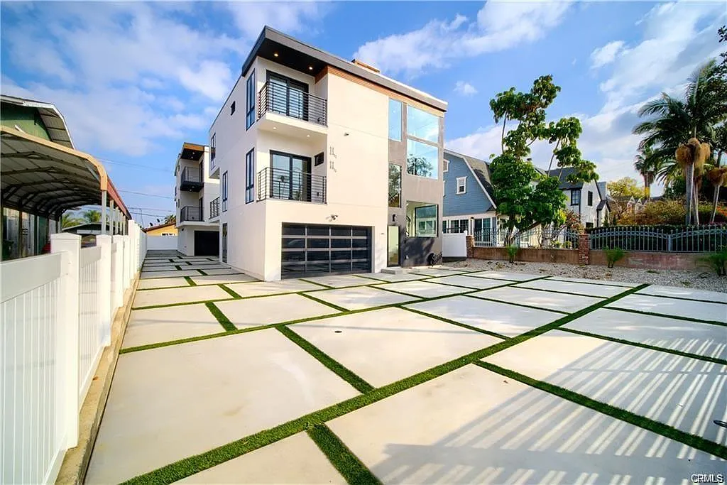 616 Mariposa Avenue - 616 1/2 — Photo 1