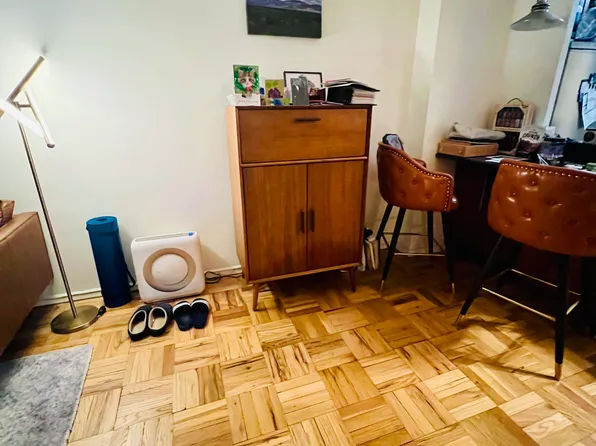 301 East 22nd Street image 2 of 11