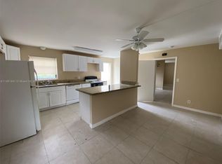 547 W 3rd St, Riviera Beach, FL 33404