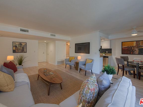 2nd image of 5009 Woodman Ave APT 201