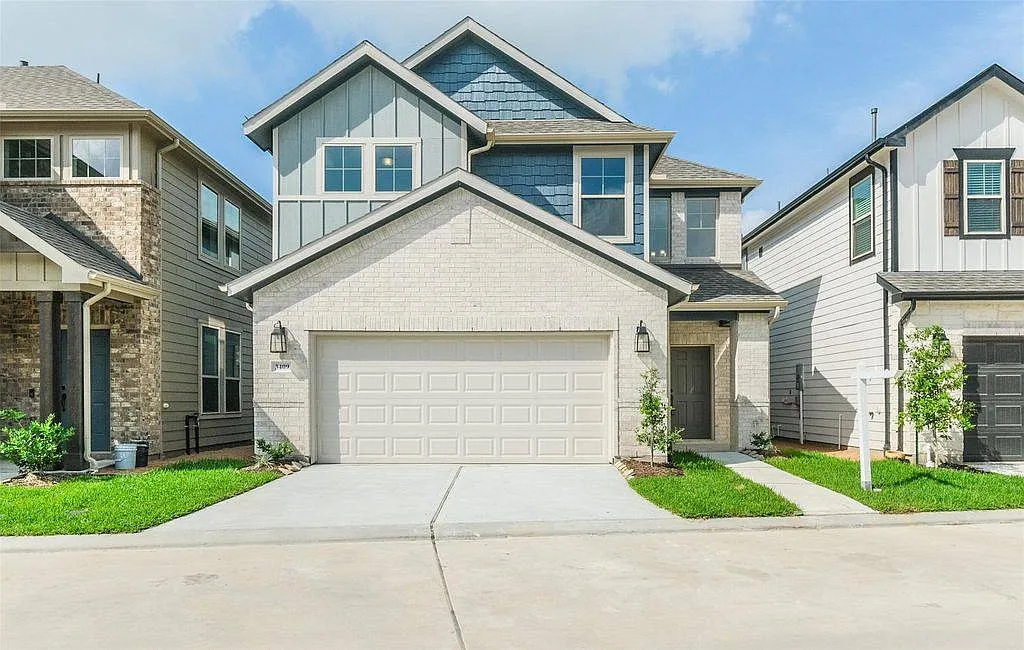 3409 Ovids Orchard Dr in Houston, TX 77025 — Photo 1