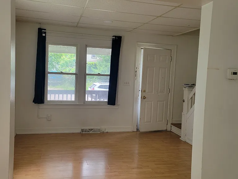 193 Beach St — Photo 2
