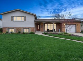 233 N Brashares Dr, Addison, IL 60101