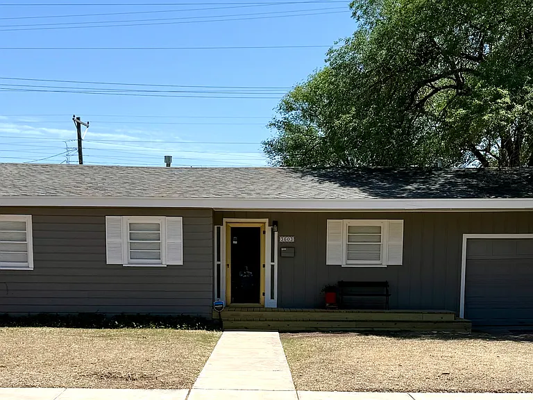 3603 33rd St — Photo 2