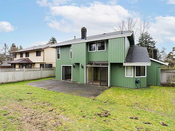 3rd image of 10446 Fraserglen Dr