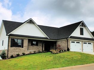 610 Berkeley Dr, Morristown, TN 37814