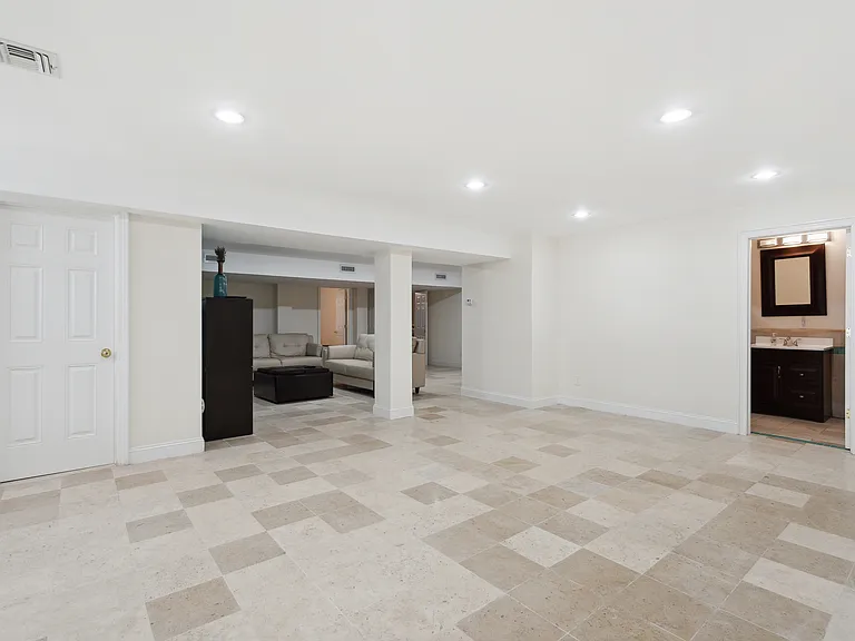 15 Seasons Ln — Photo 18