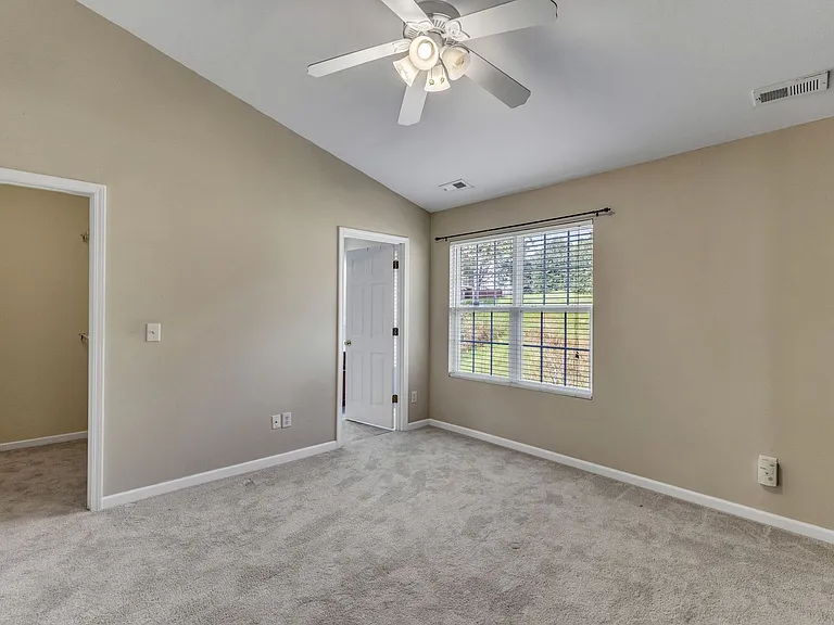 2720 Gross Ave — Photo 24