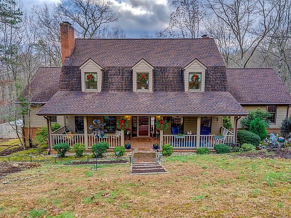 3rd image of 2228 Laurel Woods Dr