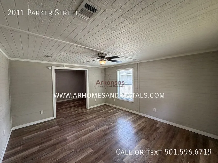 2011 Parker Street | 3 Bedrooms | 1 Bathroom ~ Section 8 Welcome ~ — Photo 3
