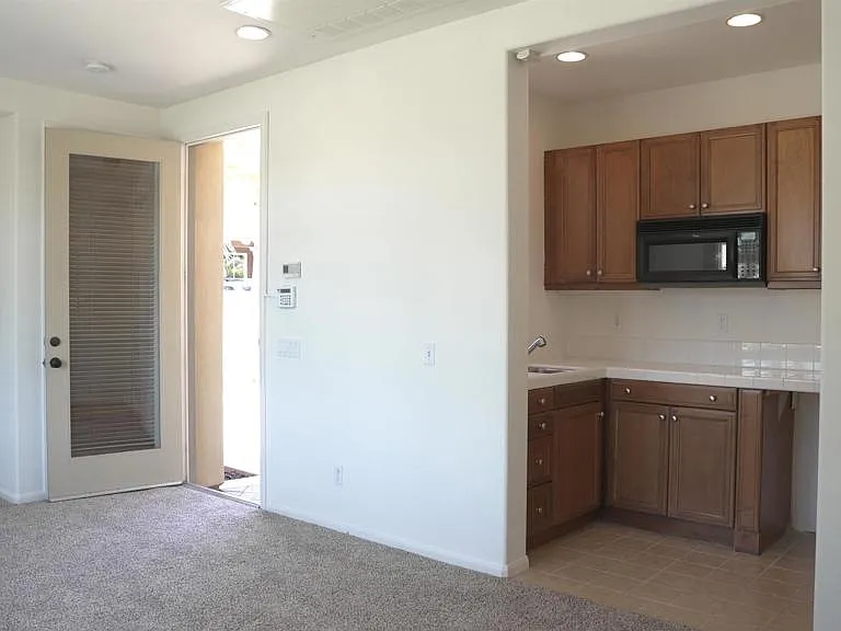 1050 White Alder Ave — Photo 9